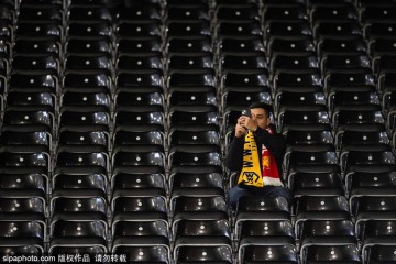 换帅风暴：利物浦的未来与传奇接班人的抉择