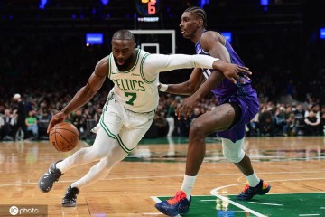 杰伦布朗20+11怀特29分均空砍 黄蜂擒凯尔特人6连胜